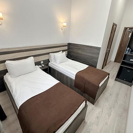 Infinity Plaza Hotel Aτιράου Εξωτερικό φωτογραφία