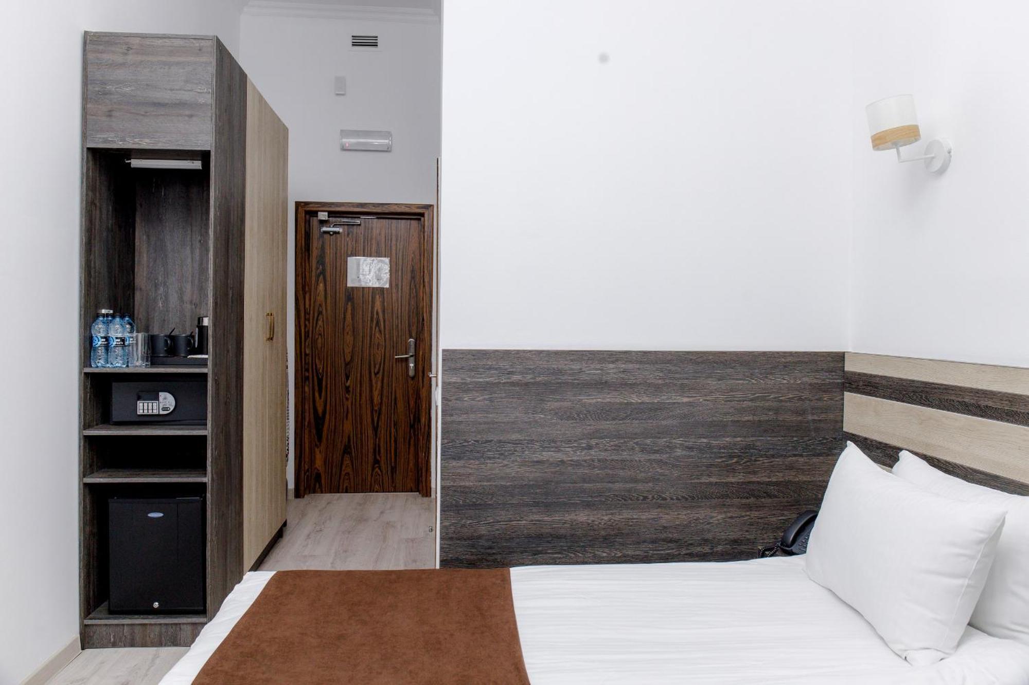 Infinity Plaza Hotel Aτιράου Εξωτερικό φωτογραφία