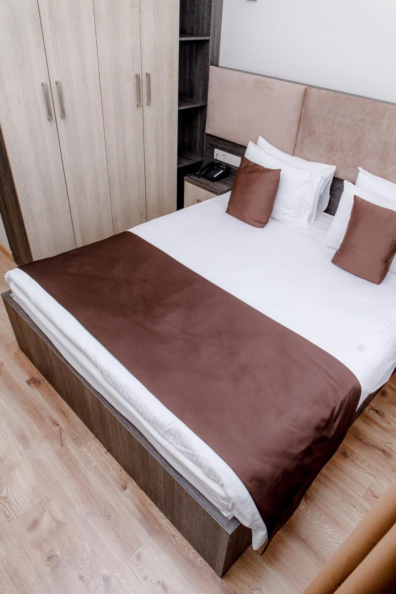 Infinity Plaza Hotel Aτιράου Εξωτερικό φωτογραφία